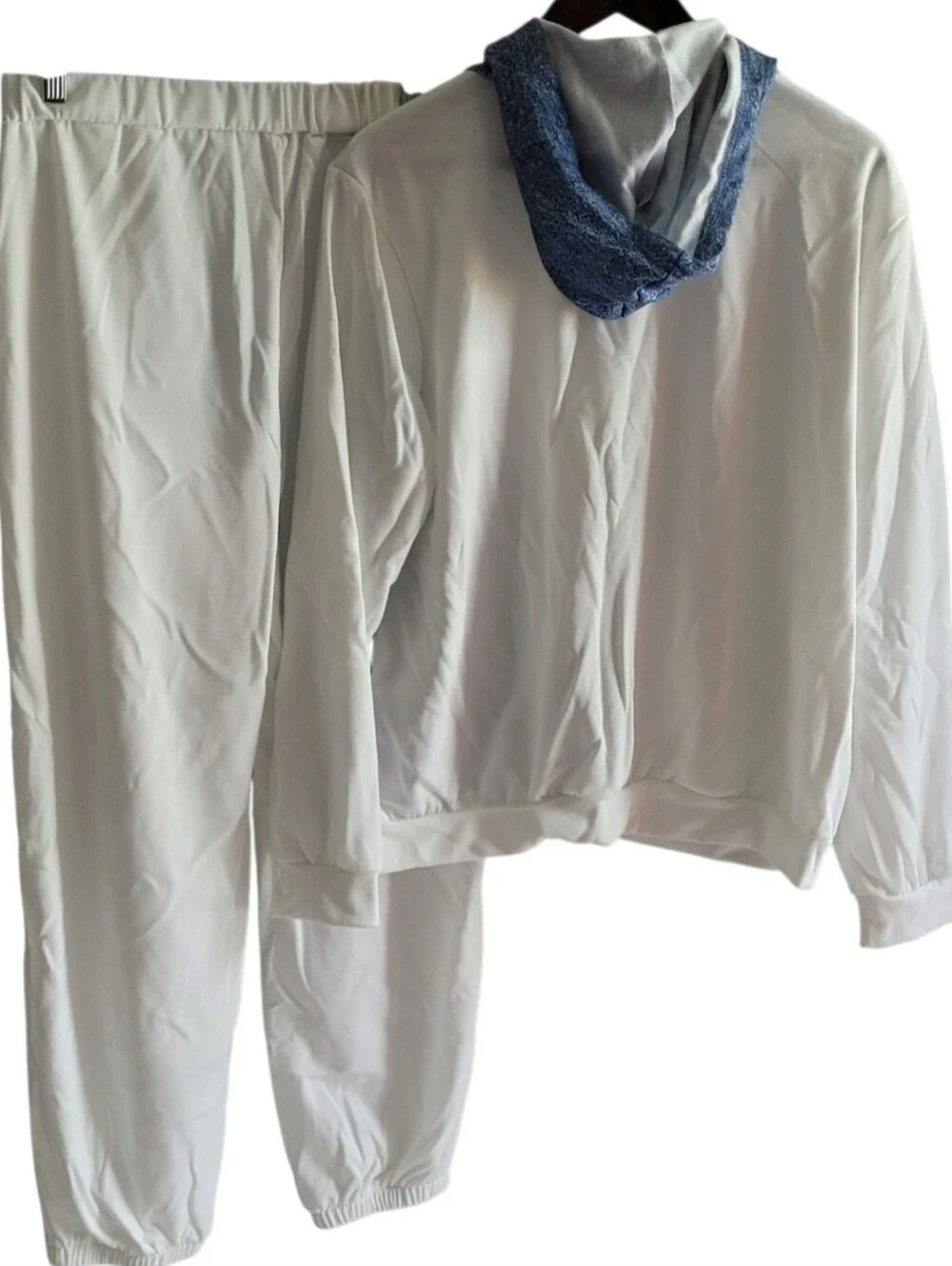 Unbranded Women's Size XL 2 Piece Track Suit 100% Polyester White/Blue Patchwork
